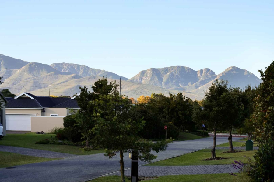 3 Bedroom Property for Sale in Kraaibosch Western Cape